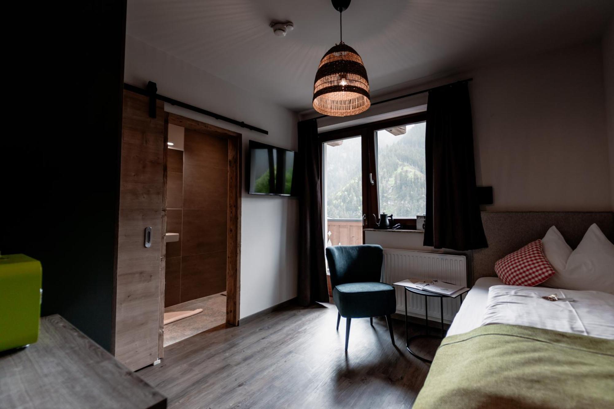 Hotel Brandgut - Vor Freude Gluehen à Viehhofen Extérieur photo
